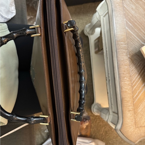 Gucci Customized Brown Leather Tote Bag With Hand Painted Designer Bee Motif - Picture 13 of 13